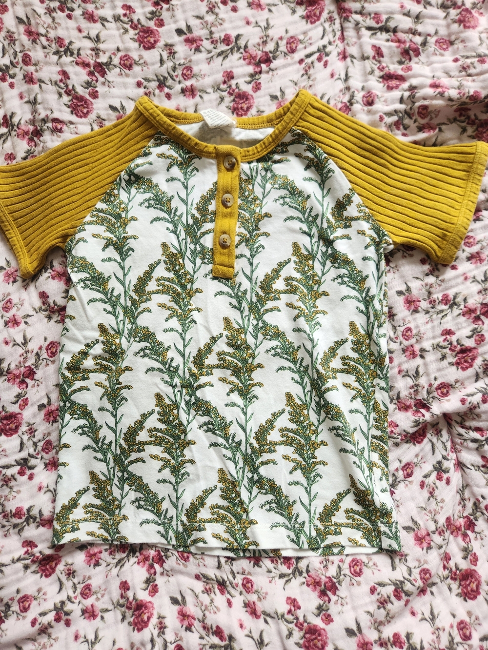 kate quinn Mustard Raglan Sleeve Floral Henley Tee Size 6
